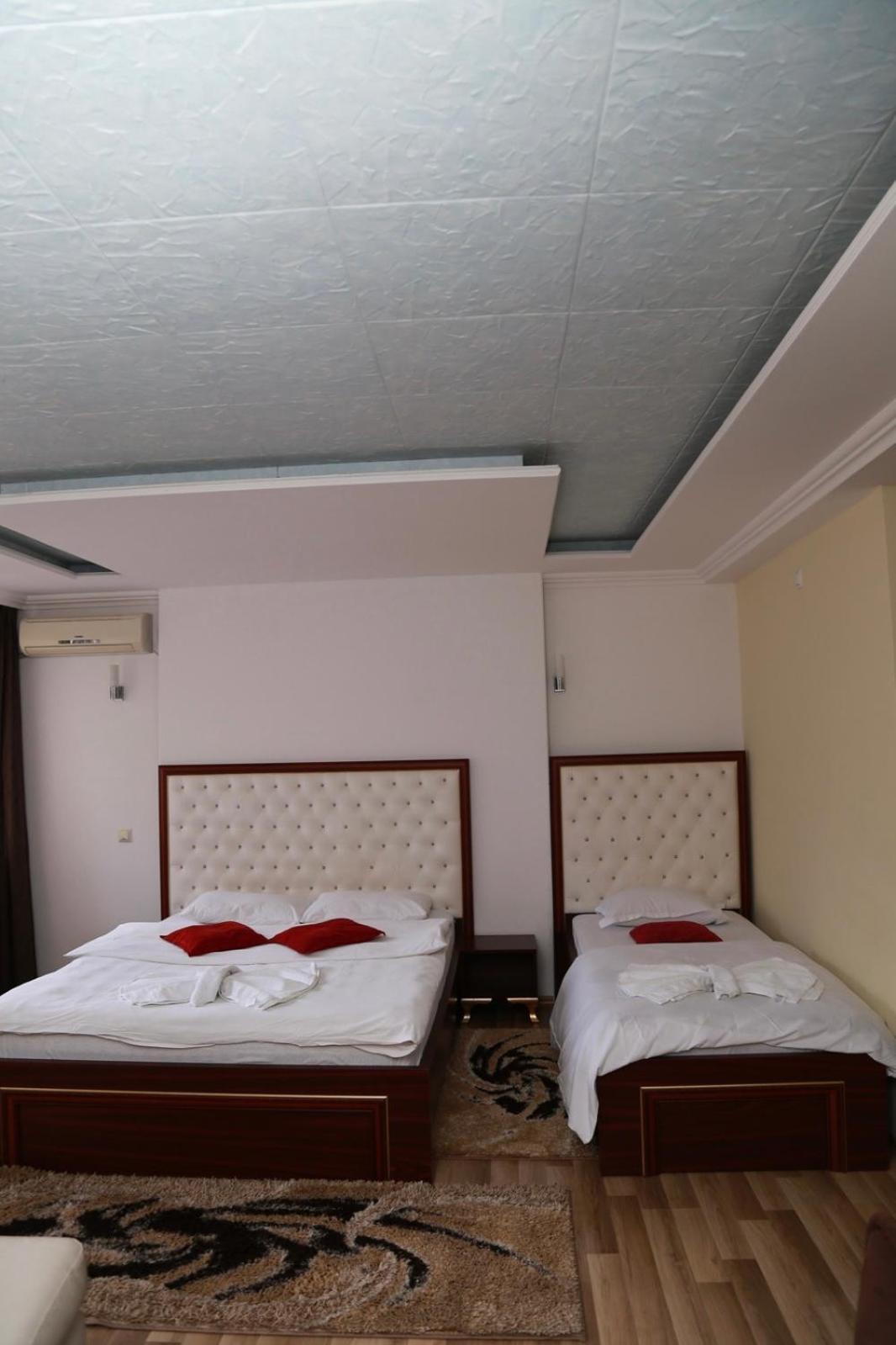 Hotel Venisi Prizren Luaran gambar