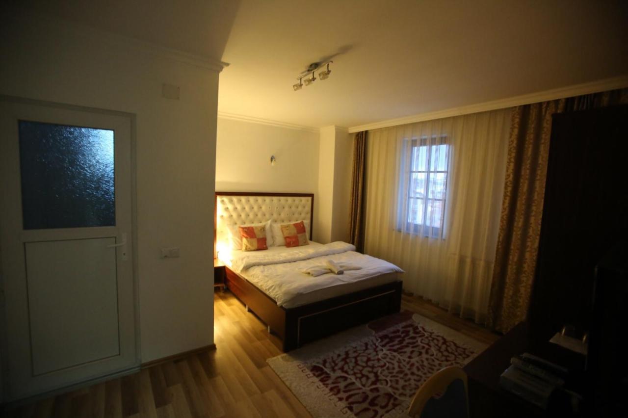 Hotel Venisi Prizren Luaran gambar